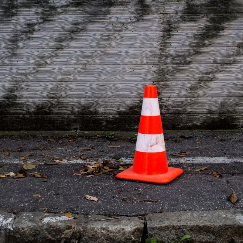 Pachołek drogowy 43cm U-23 Pachołki drogowe elastyczne odblaskowe ostrzegaw