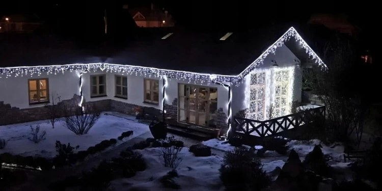 Białe Zimne Sople 300LED Flash 13,3m Lampki Kurtyna Zewnętrzna Świąteczna