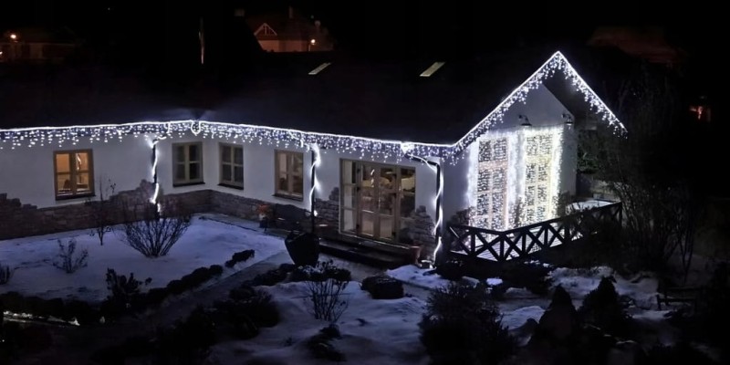 Białe Zimne Sople 300LED Flash 13,3m Lampki Kurtyna Zewnętrzna Świąteczna