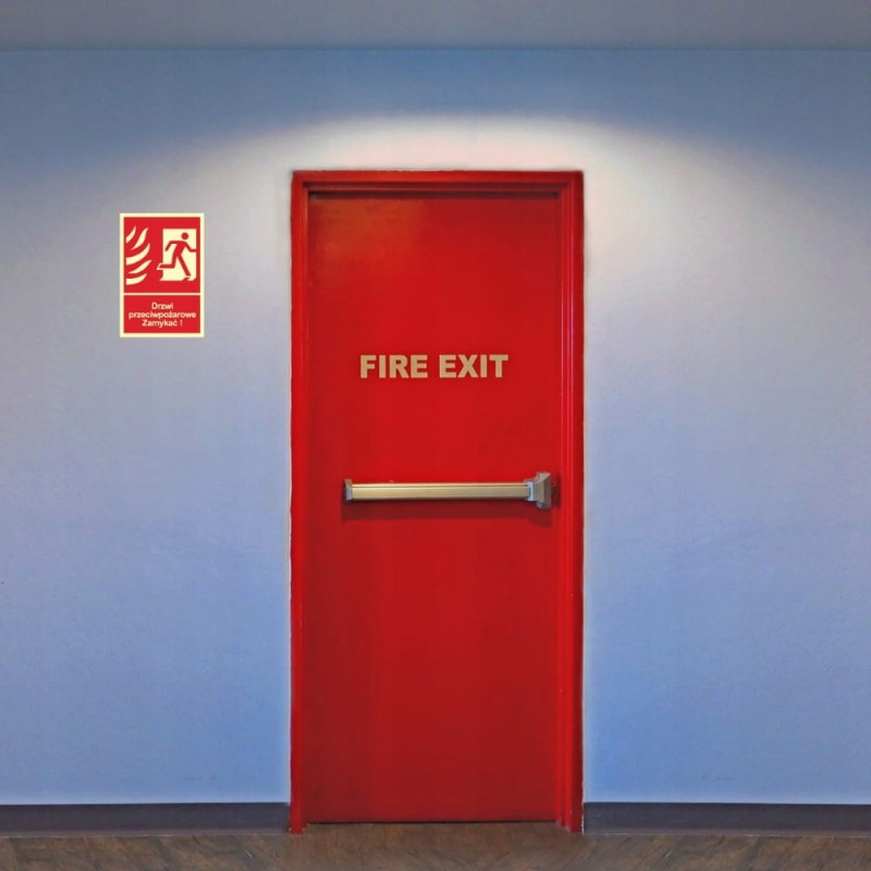 Znak Drzwi ppoż Zamykać! Kierunek drogi ewakuacyjnej w prawo 15x22cm PCV