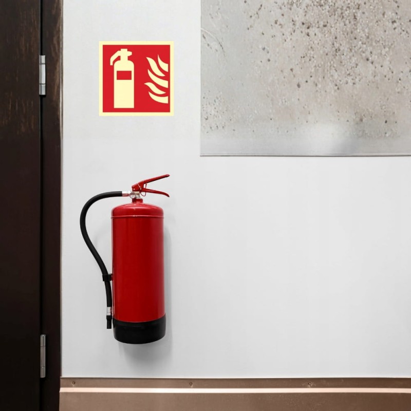 Znak ochrony PPOŻ Gaśnica ISO 7010 15x15 cm płyta PCV fotoluminescencyjna