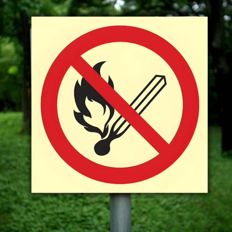 Znak PPOŻ Zakaz używania otwartego ognia i palenia tytoniu 15x15 cm PCV