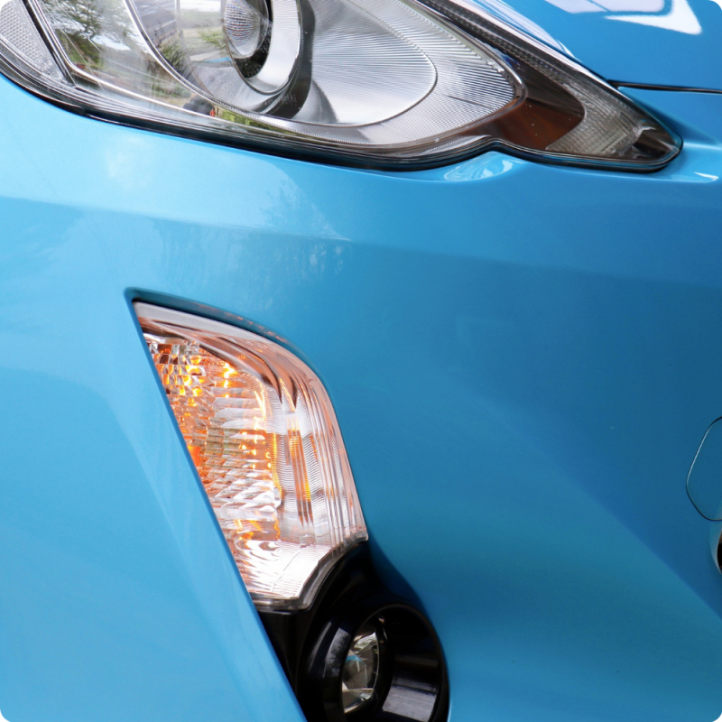 Zestaw Zasobnik Zapasowych Żarówek H4 12v 55W Komplet Bezpieczników 30szt