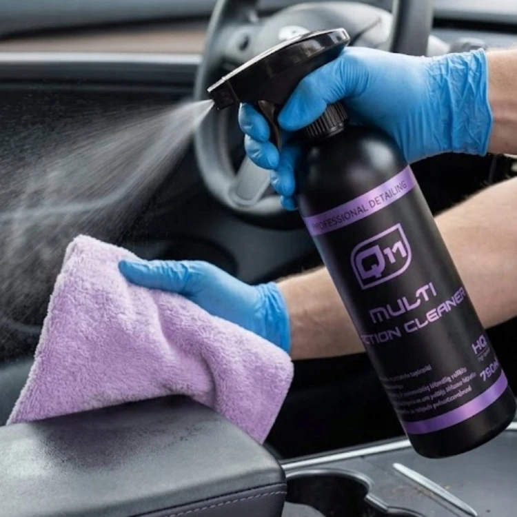 Płyn Do Czyszczenia Tapicerki Podsufitki I Dywaników Samochodowych 750 ml