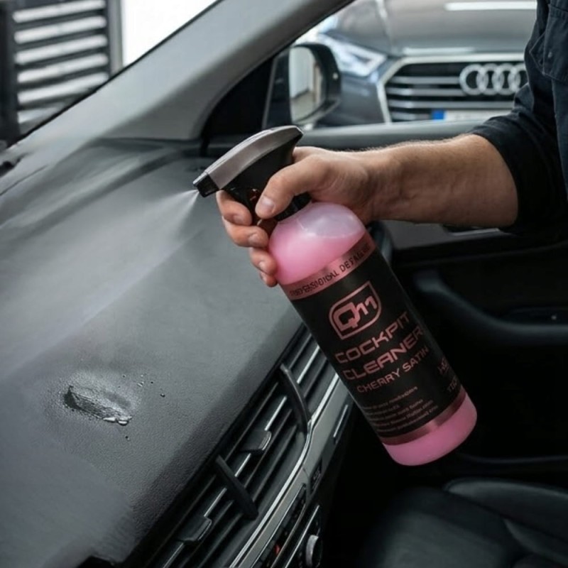 Q11 CHERRY Preparat do pielęgnacji kokpitów 750 ML SATYNA Z ATOMIZEREM